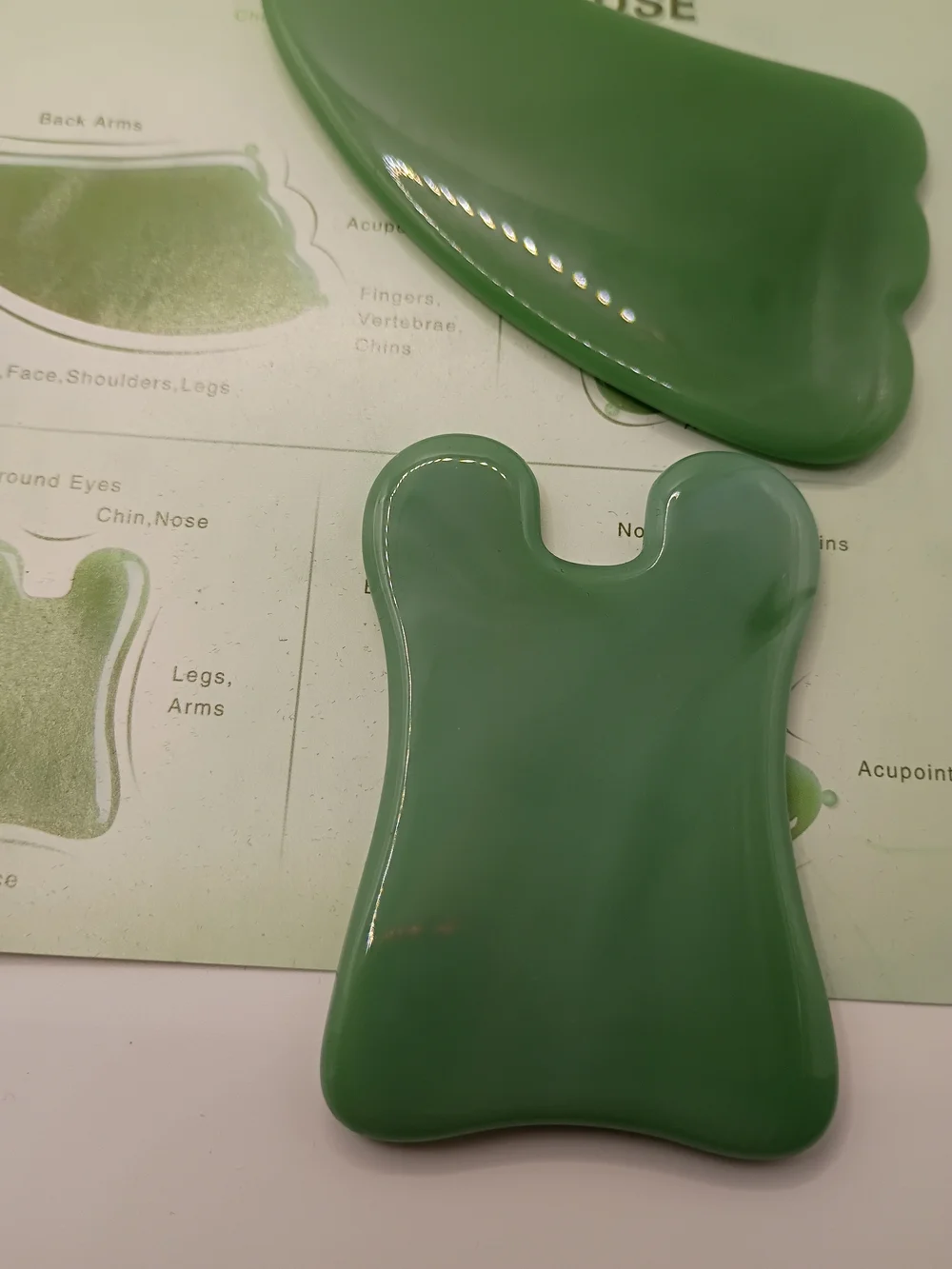 Green Gua Sha Facial Massage Tools with Storage Pouches